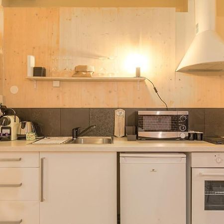 Industrial-Style Studio With Bathtub, Vieux-Lyon Zewnętrze zdjęcie