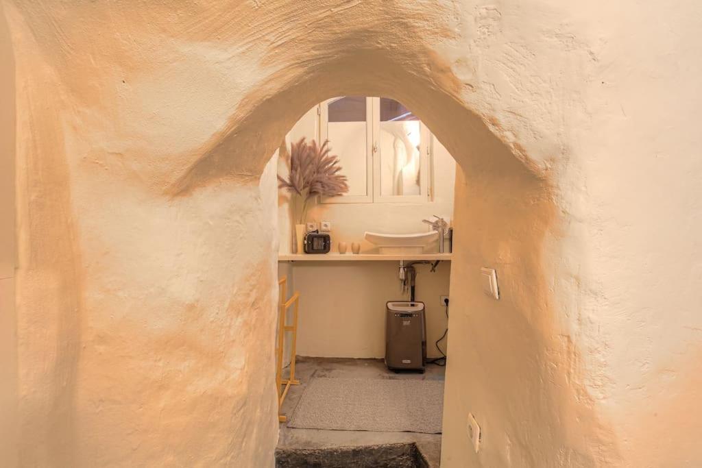 Industrial-Style Studio With Bathtub, Vieux-Lyon Zewnętrze zdjęcie